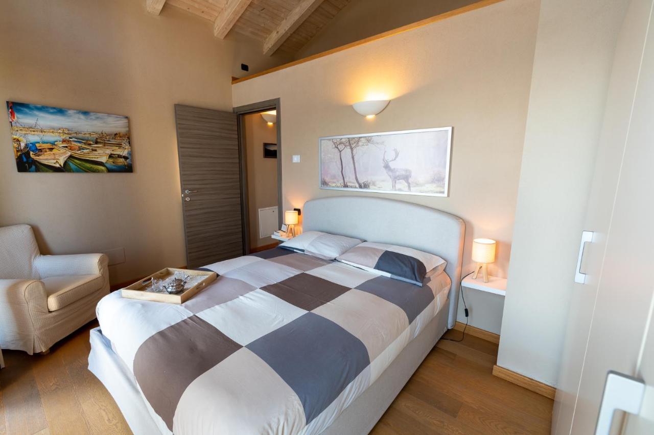 Casa Di Campagna Rosina Con Piscina E Vista Lago 赫拉弗多纳 外观 照片