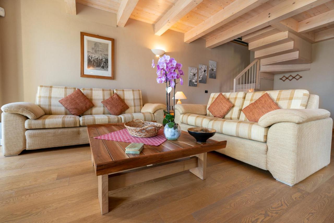 Casa Di Campagna Rosina Con Piscina E Vista Lago 赫拉弗多纳 外观 照片